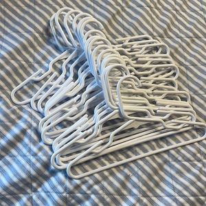 Kids hangers - set of 16